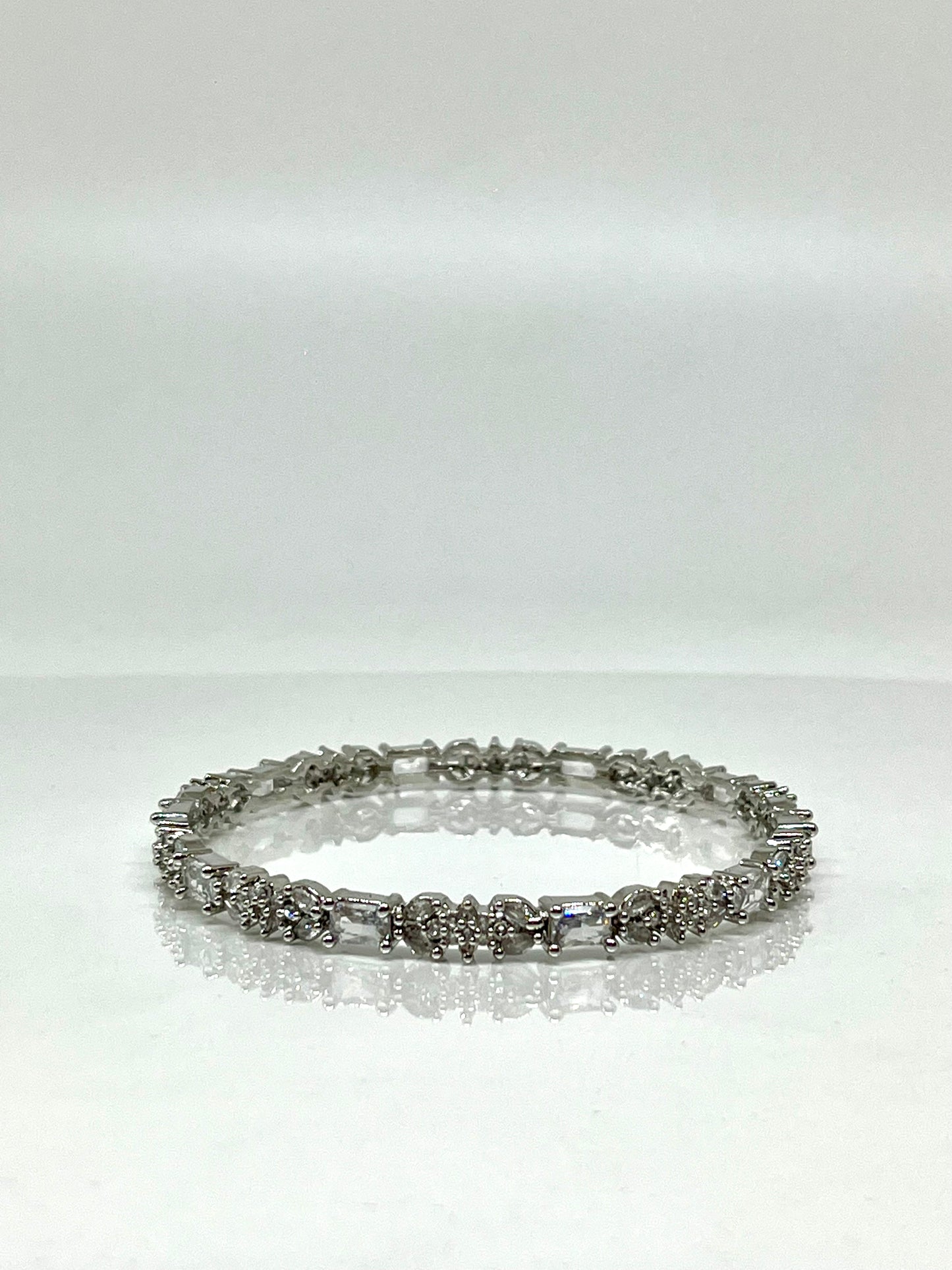 Glitz Shimmering AD Bangle